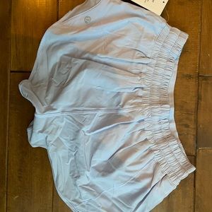 *SOLD DO NOT BUY* BRAND NEW LULU HOTTY HOT SHORT